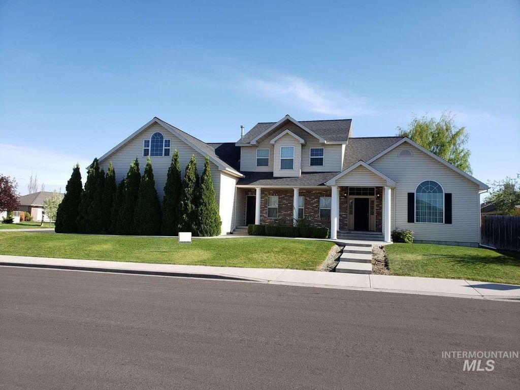 Photo of 2148 Candlewood Ave, Twin Falls, ID 83301 (MLS # 98961802)