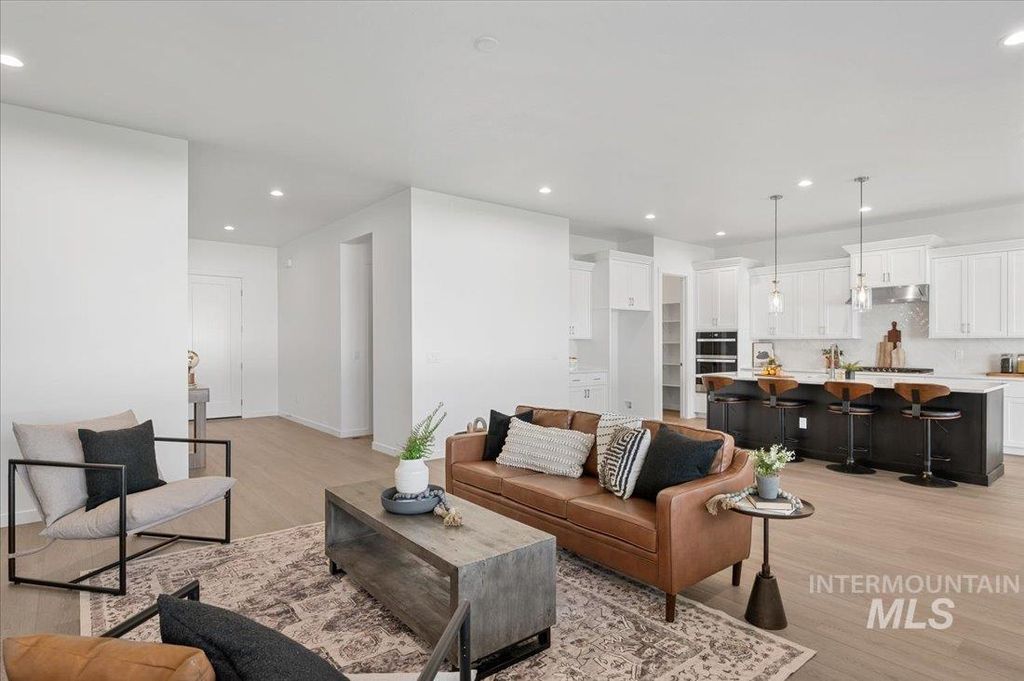 Photo of 1400 N Leatherwood Ave, Star, ID 83669 (MLS # 98973500)