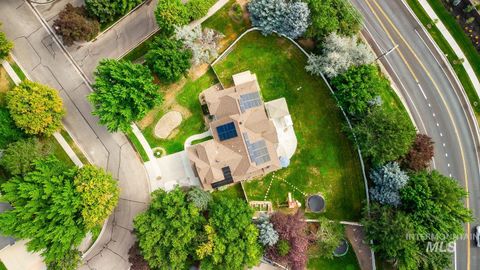 Photo of 296 N Clearpoint Way, Eagle, ID 83616 (MLS # 98948833)