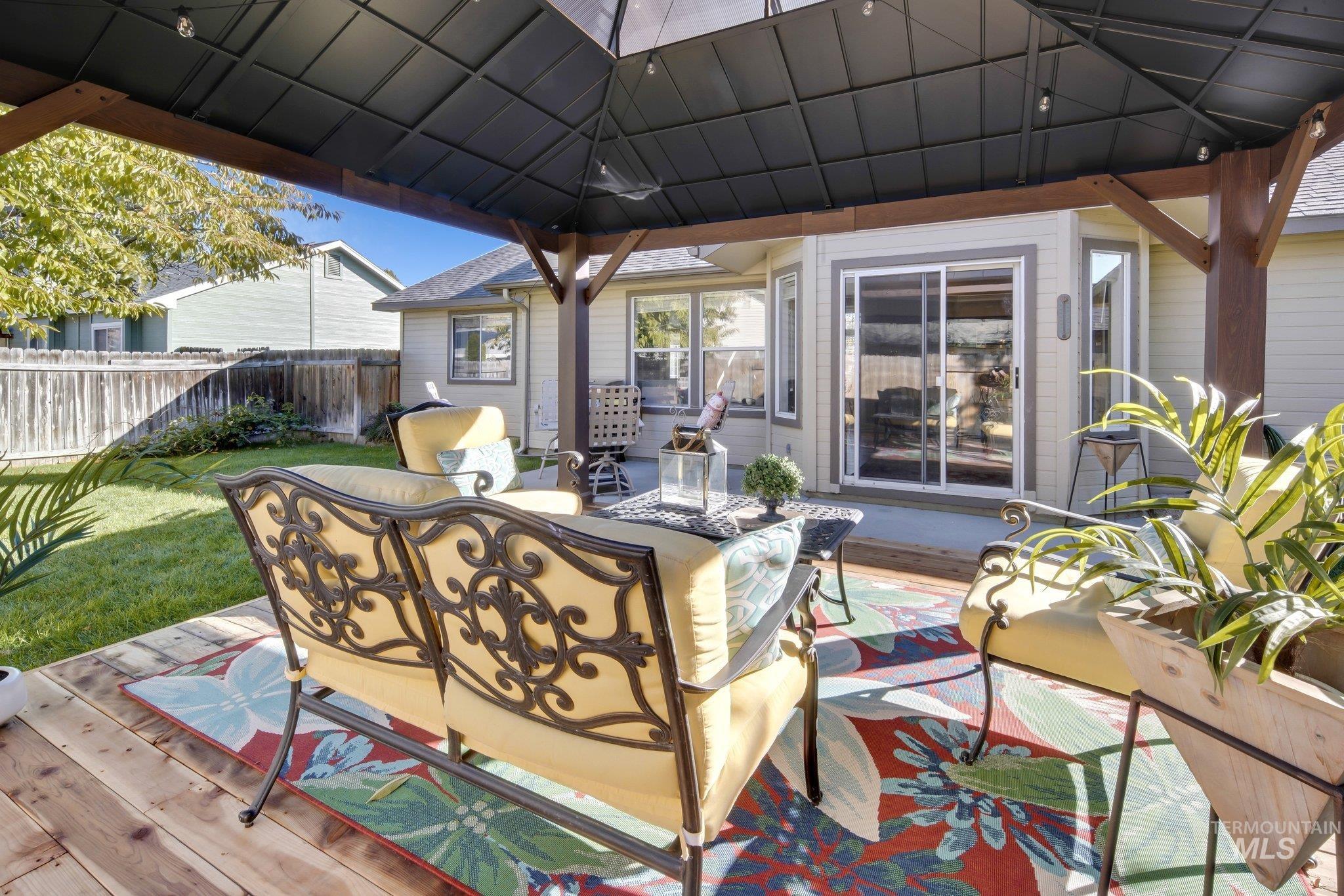 View of patio / terrace with an outdoor living space