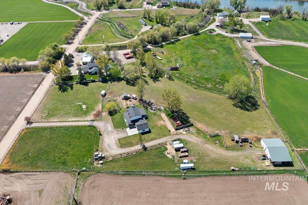 Photo of 17895 Fargo Road, Wilder, ID 83676 (MLS # 98982196)