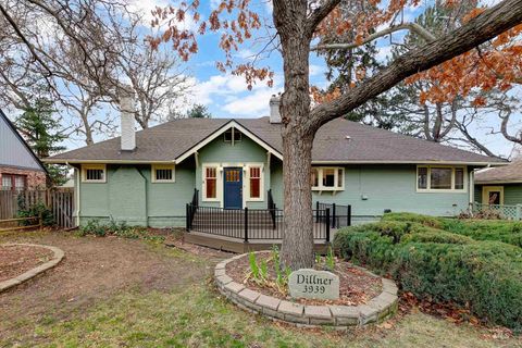 Photo of 3939 N Oak Park Place, Boise, ID 83703 (MLS # 98972661)