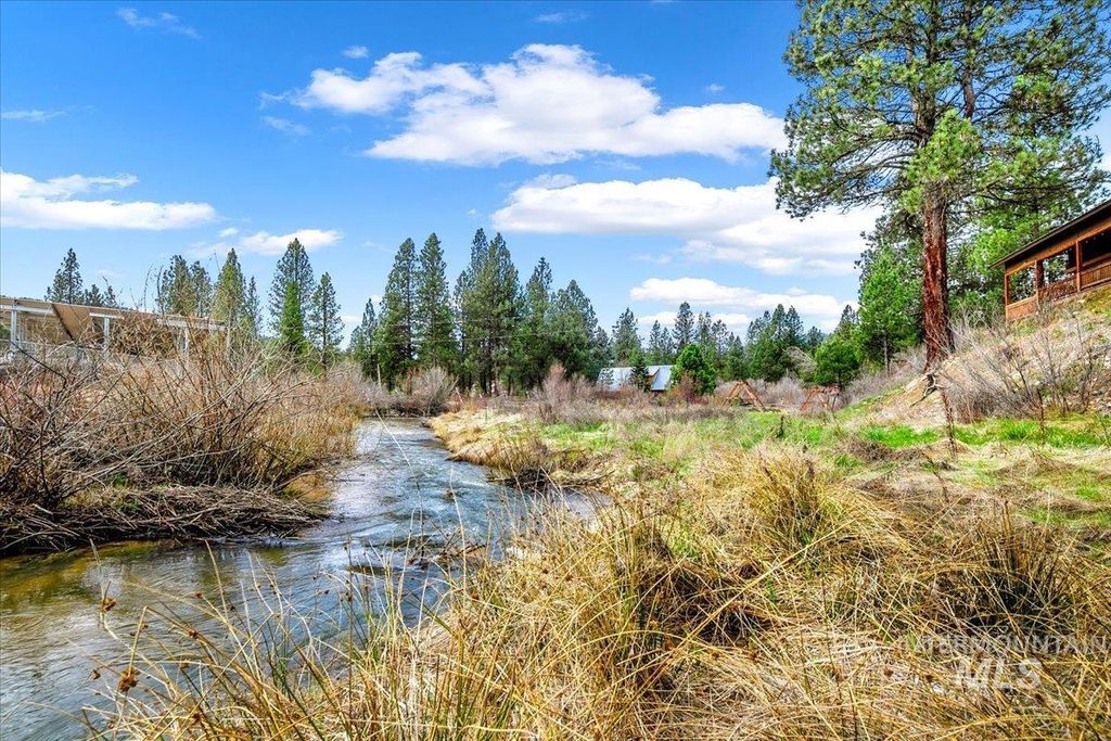 Photo of 29 Mcintyre Gulch Rd, Idaho City, ID 83631 (MLS # 98983134)