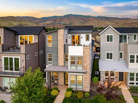 Photo of 3730 S Millbrook Way, Boise, ID 83716 (MLS # 98987913)