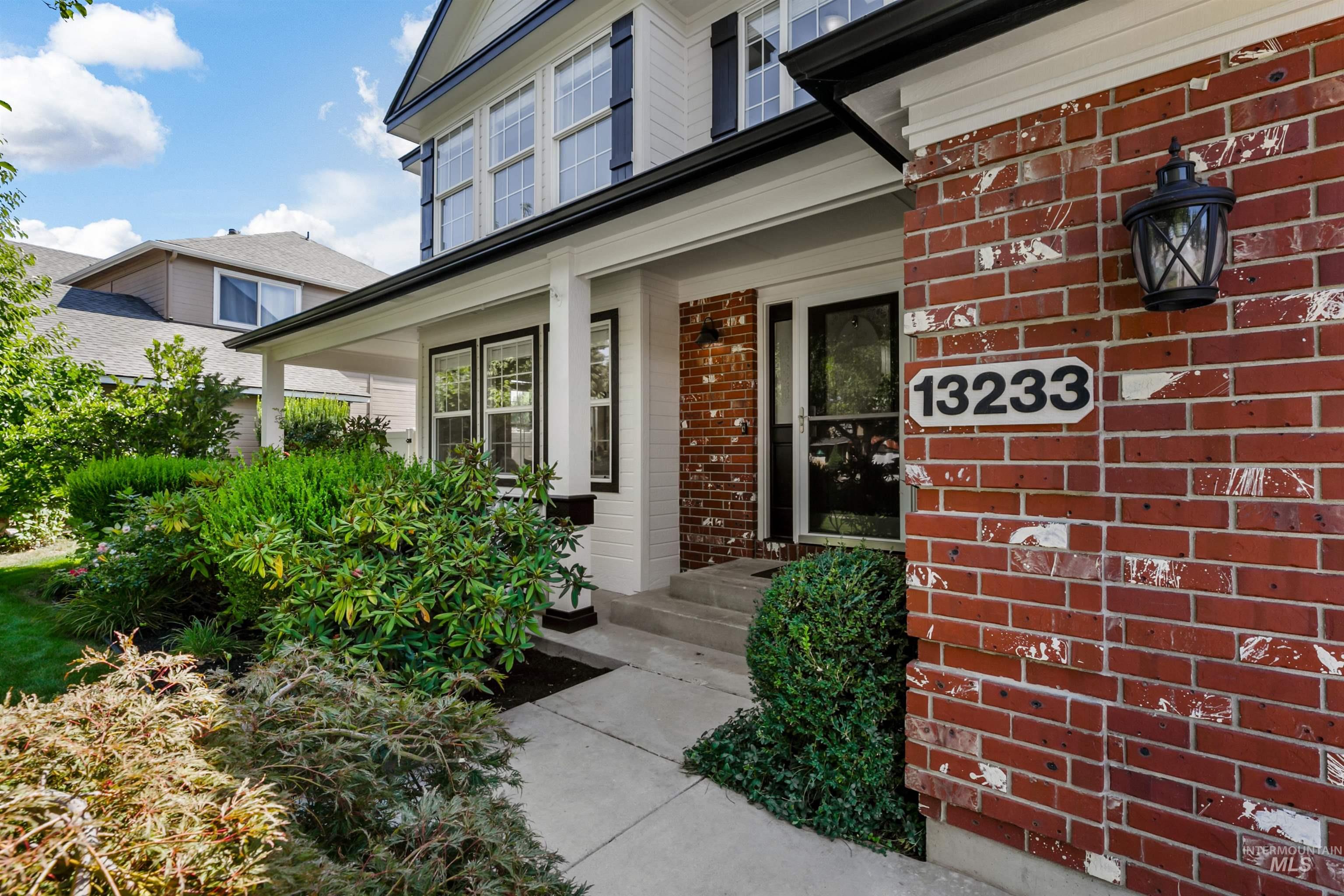 13233 W Buttercup