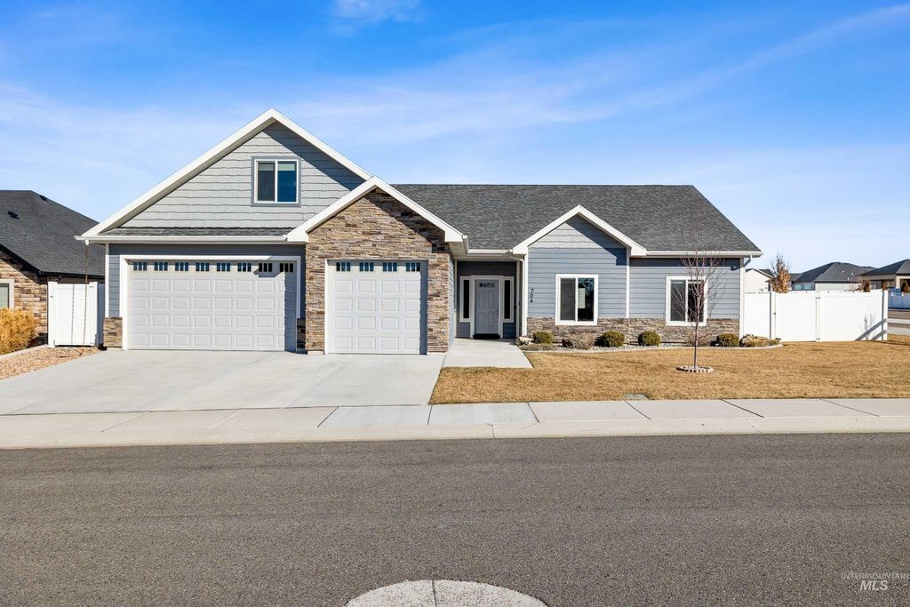 Photo of 704 Midnight Sun Loop, Twin Falls, ID 83301 (MLS # 98938498)