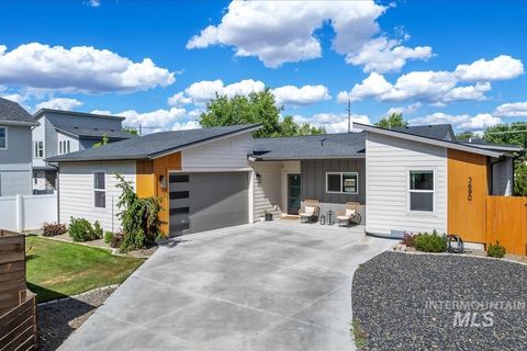 Photo of 3690 N Jackie Ln, Boise, ID 83704 (MLS # 98989785)