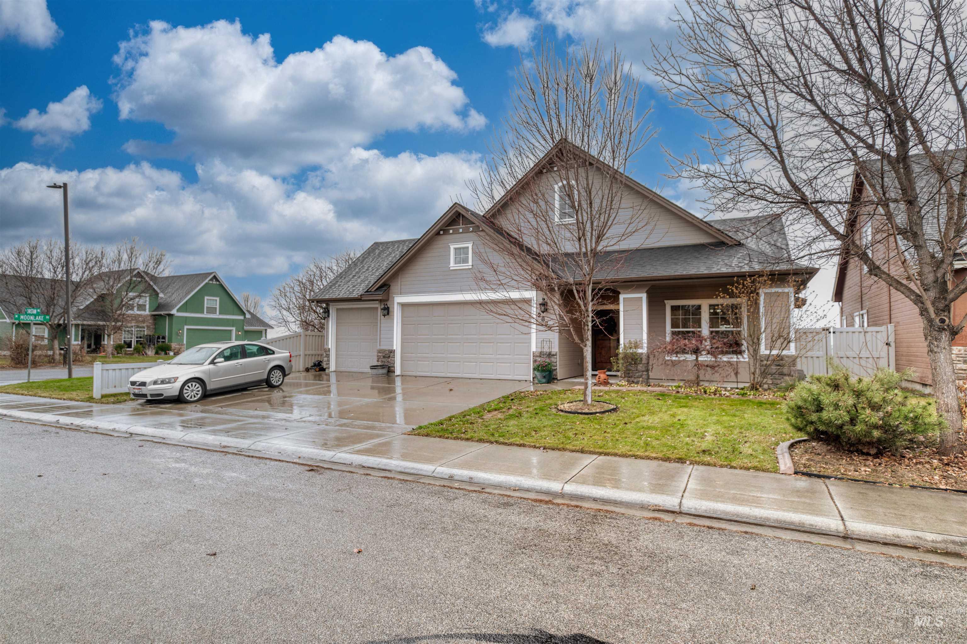 2833 N Christian Way