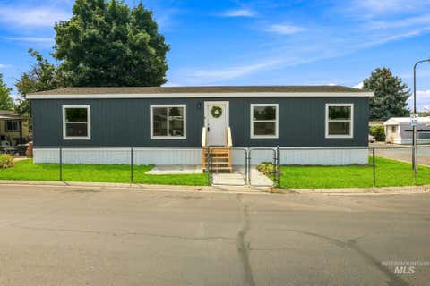 Photo of 424 W Cherry Ln #16, Meridian, ID 83642 (MLS # 98995880)