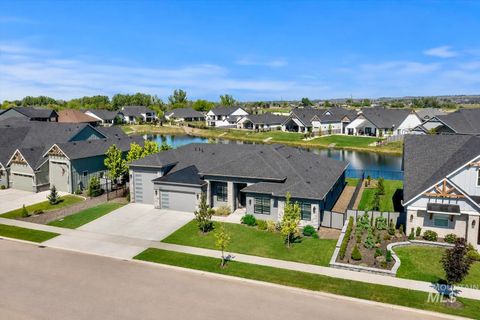 Photo of 207 S Eagles Roost Way, Eagle, ID 83616 (MLS # 98986820)