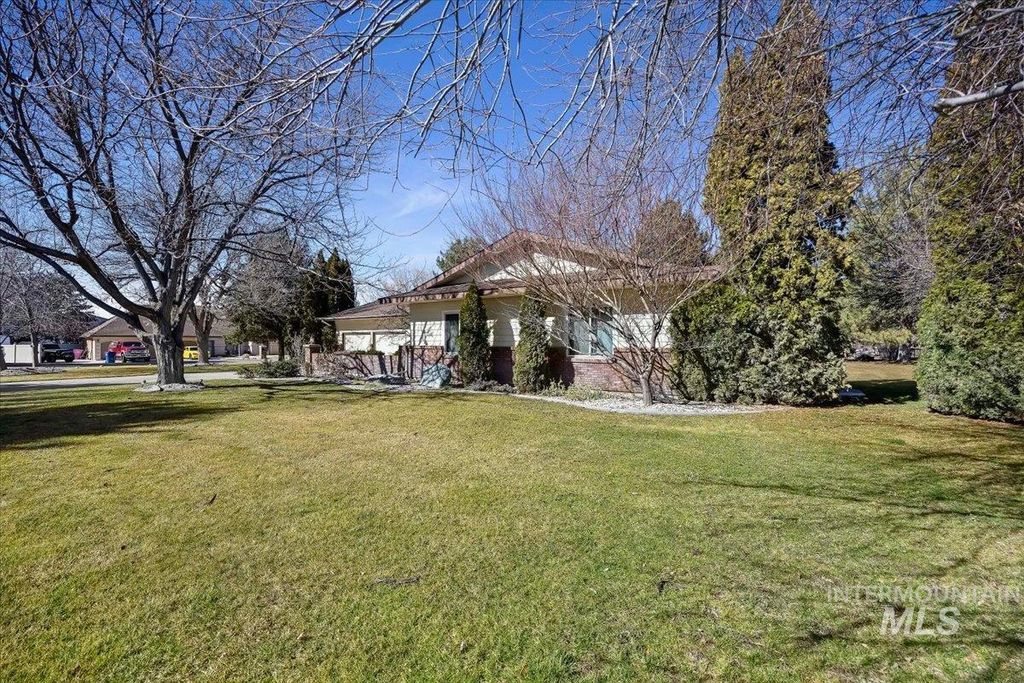 Photo of 3228 Spring Creek Dr, Twin Falls, ID 83301 (MLS # 98976502)