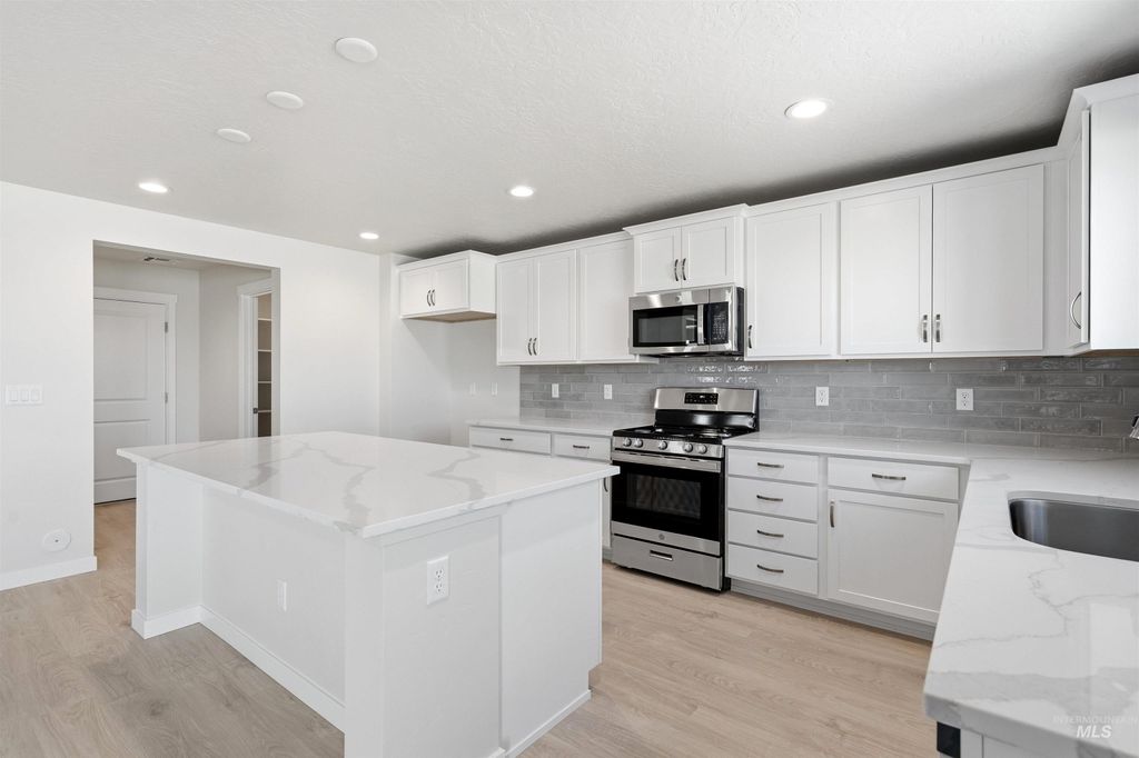 Photo of 631 Dunmore Ave, Middleton, ID 83644 (MLS # 98983521)