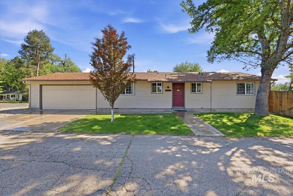 Photo of 1809 W Malad Lane, Boise, ID 83705 (MLS # 98985713)