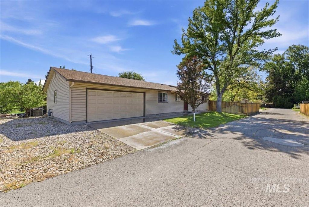 Photo of 1809 W Malad Lane, Boise, ID 83705 (MLS # 98985713)