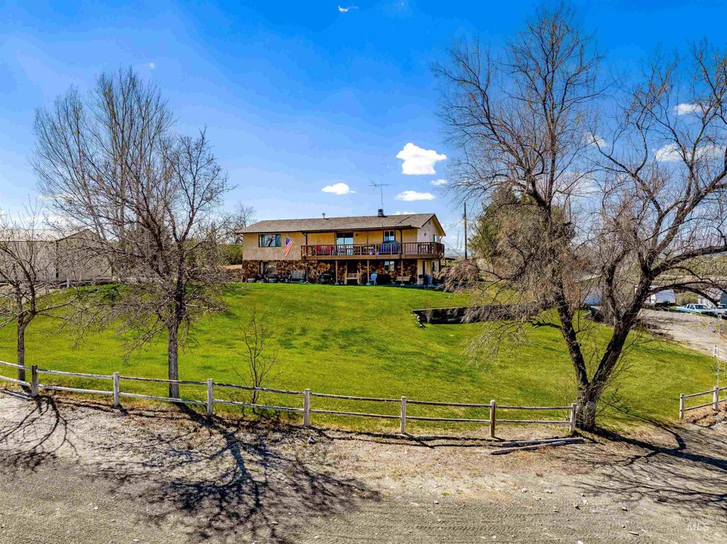 Photo of 17365 State Hwy 78, Melba, ID 83641 (MLS # 98981469)