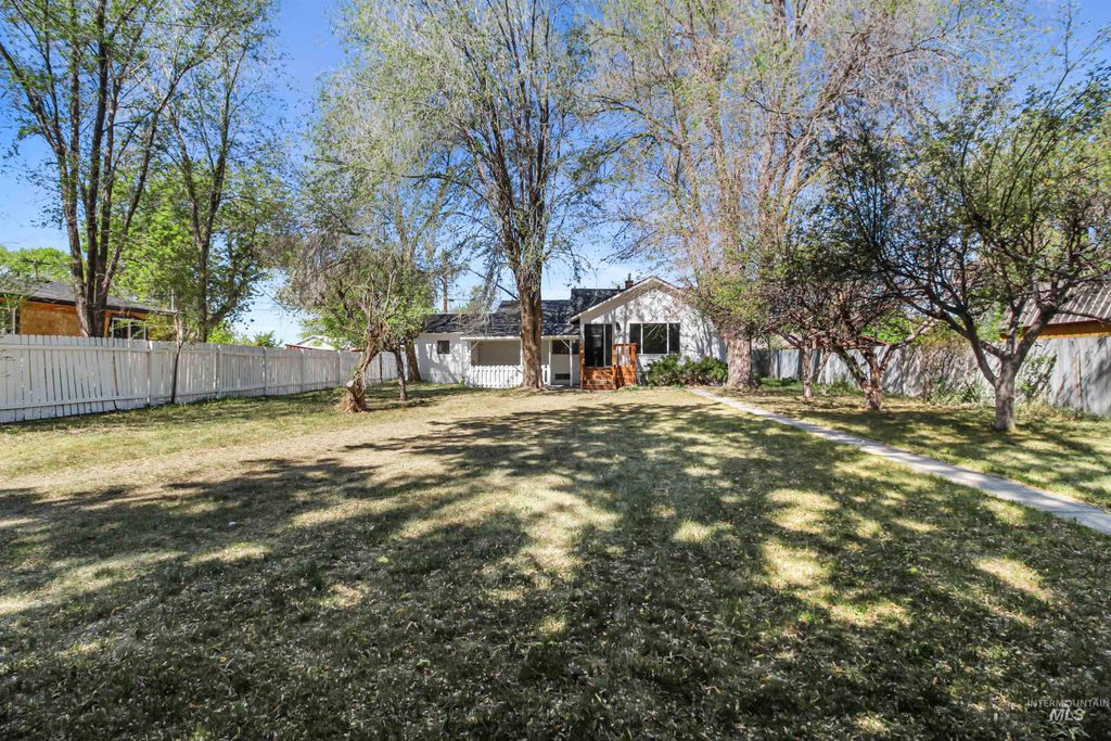 Photo of 1818 Normal Avenue, Burley, ID 83318 (MLS # 98986002)