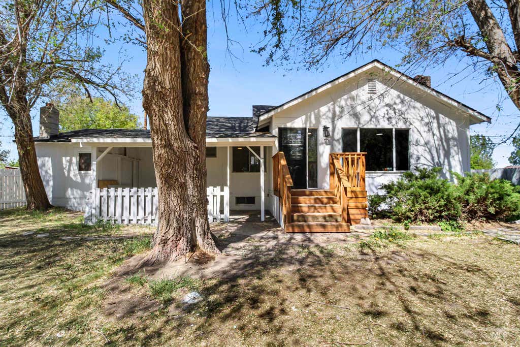 Photo of 1818 Normal Avenue, Burley, ID 83318 (MLS # 98986002)