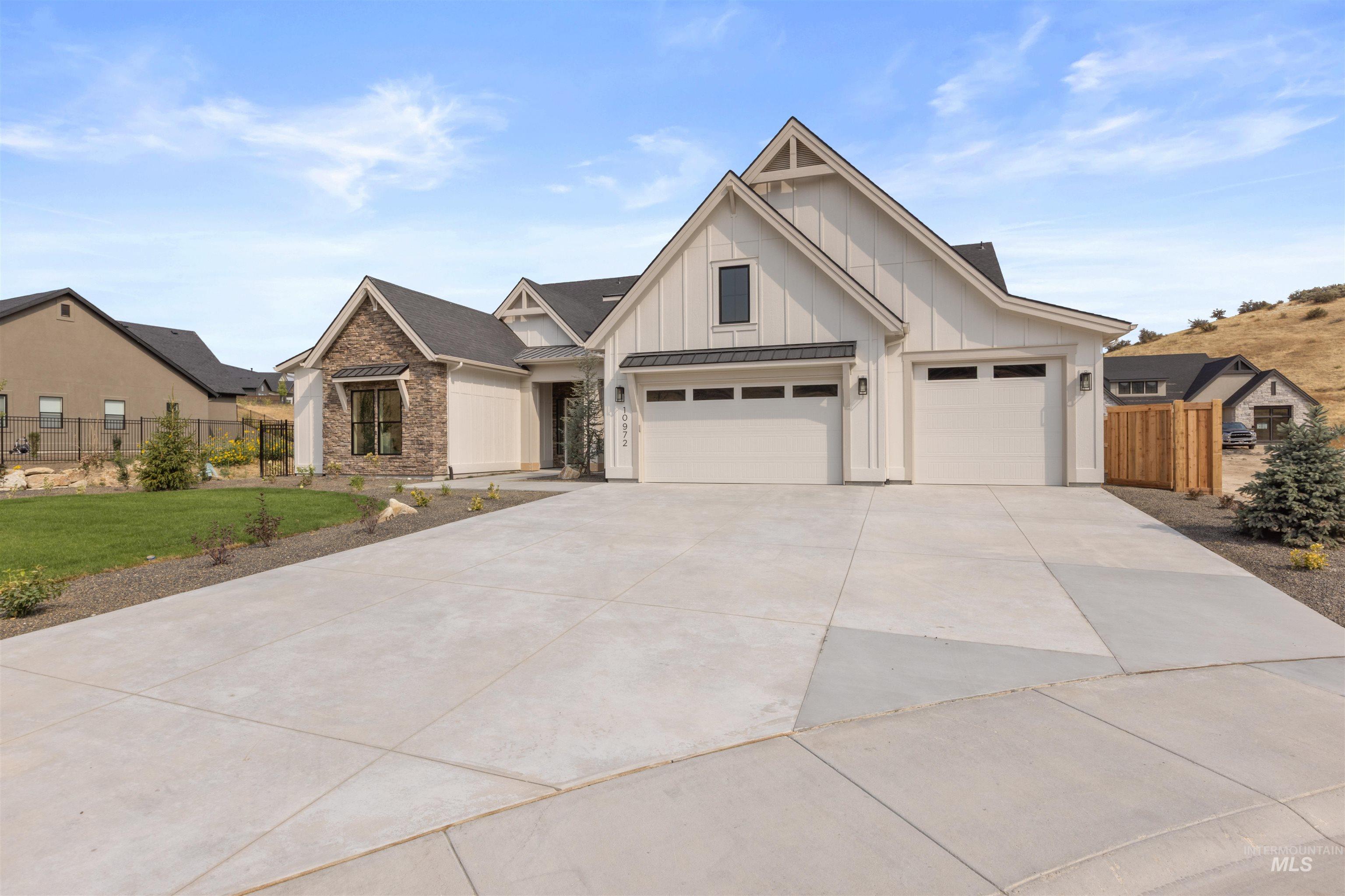 10972 N Elk Ridge Pl