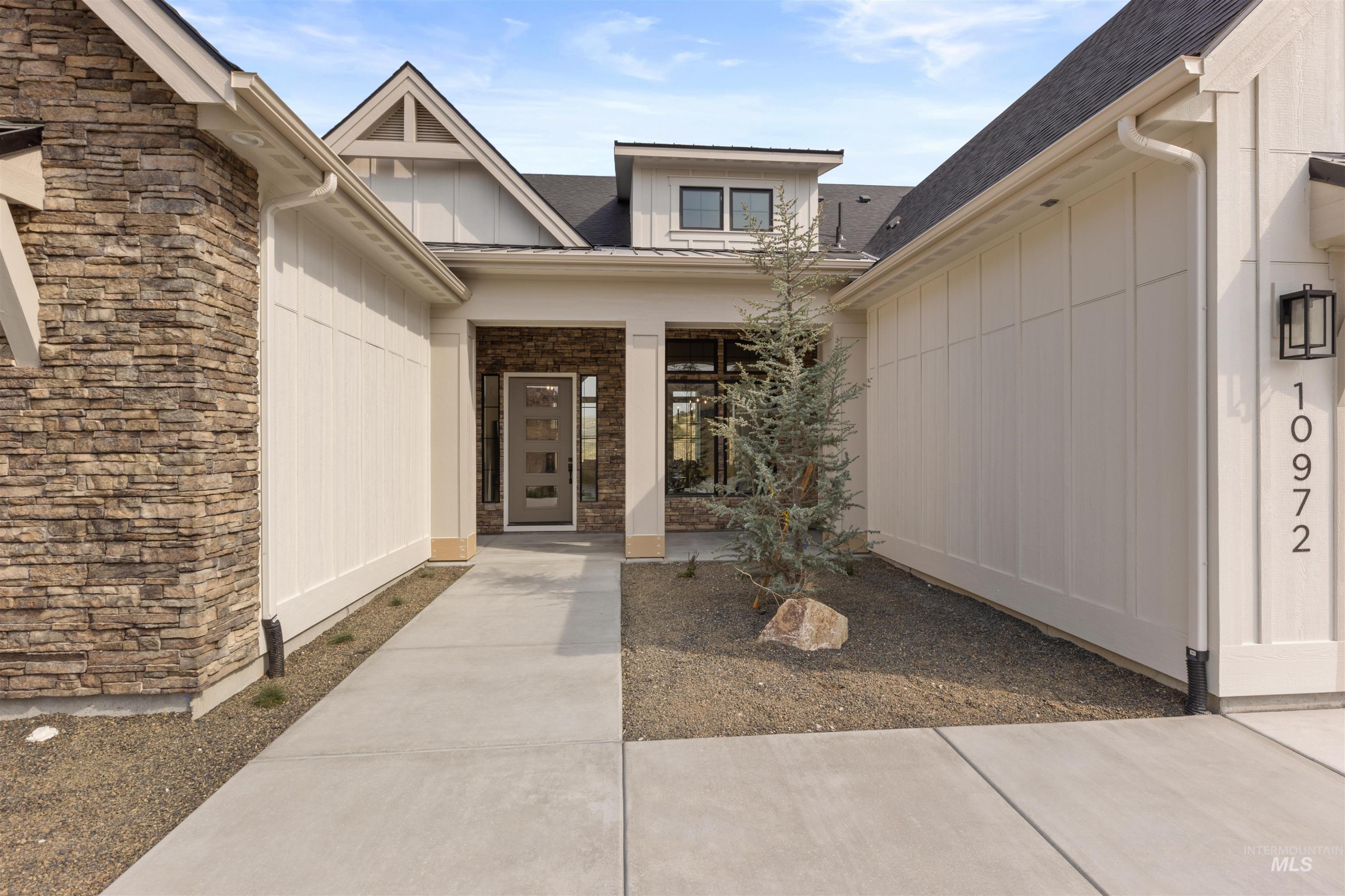 10972 N Elk Ridge Pl