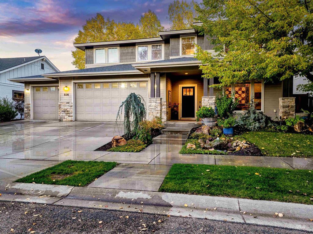 Photo of 836 W Colbert St, Meridian, ID 83646 (MLS # 98978724)