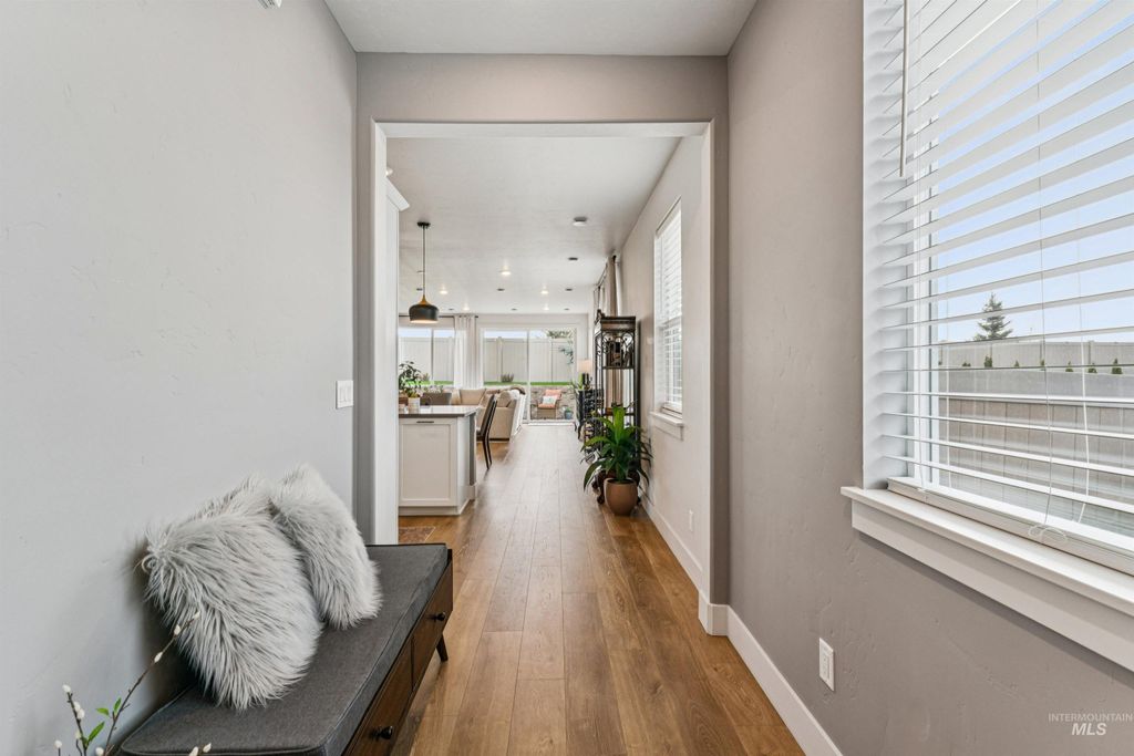 Photo of 20284 Carbondale Ave, Caldwell, ID 83605 (MLS # 98978610)