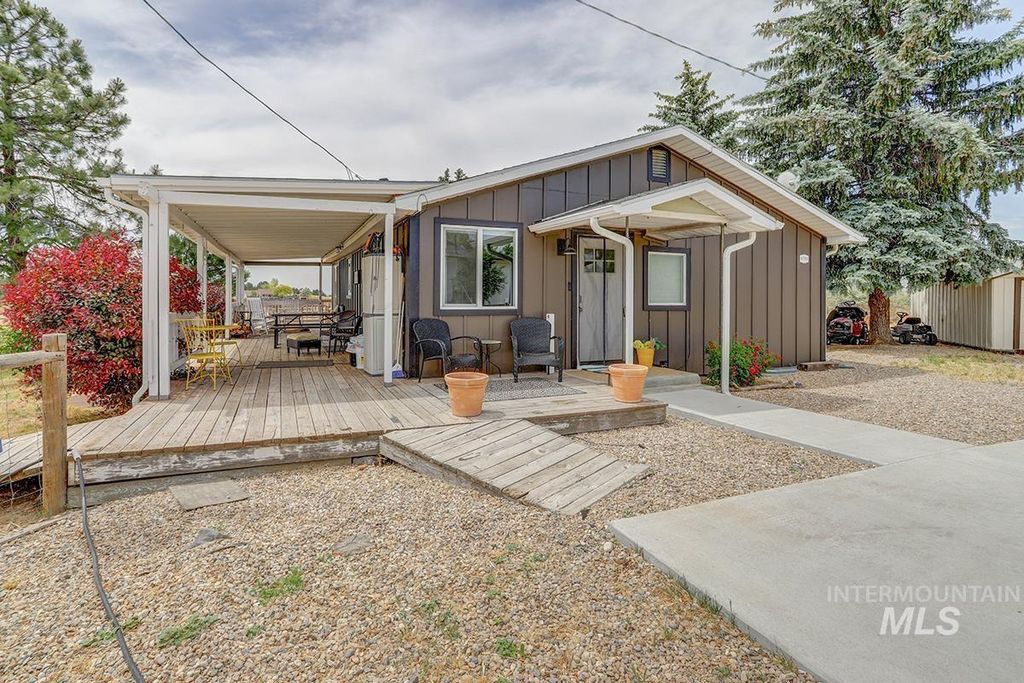 Photo of 9751 Gloria Rd, Middleton, ID 83644 (MLS # 98988300)