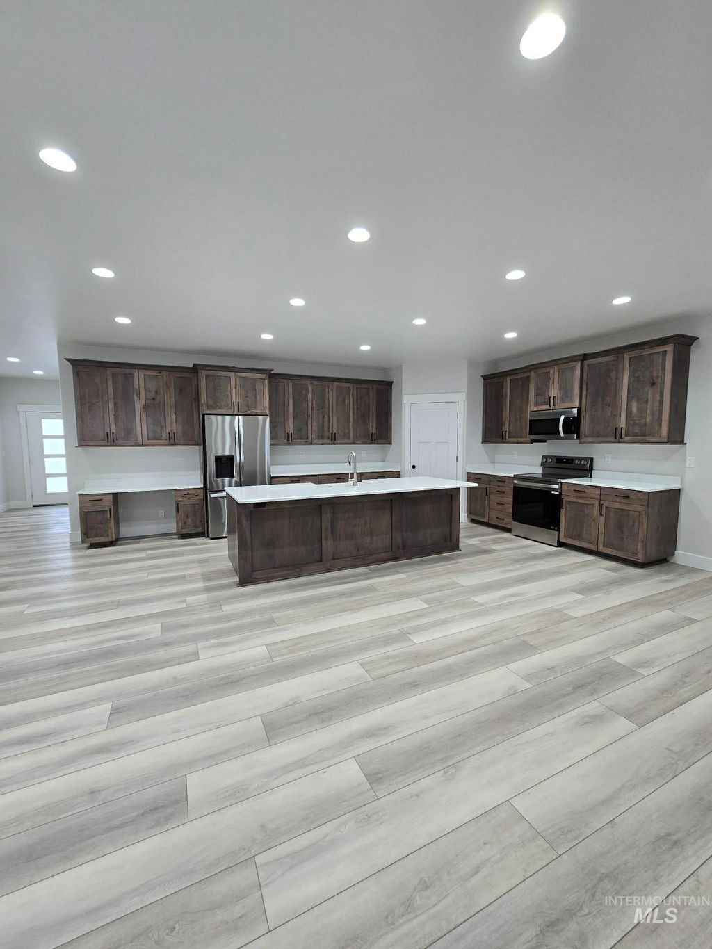 Photo of 830 Salmon Dr, Heyburn, ID 83336 (MLS # 98982052)