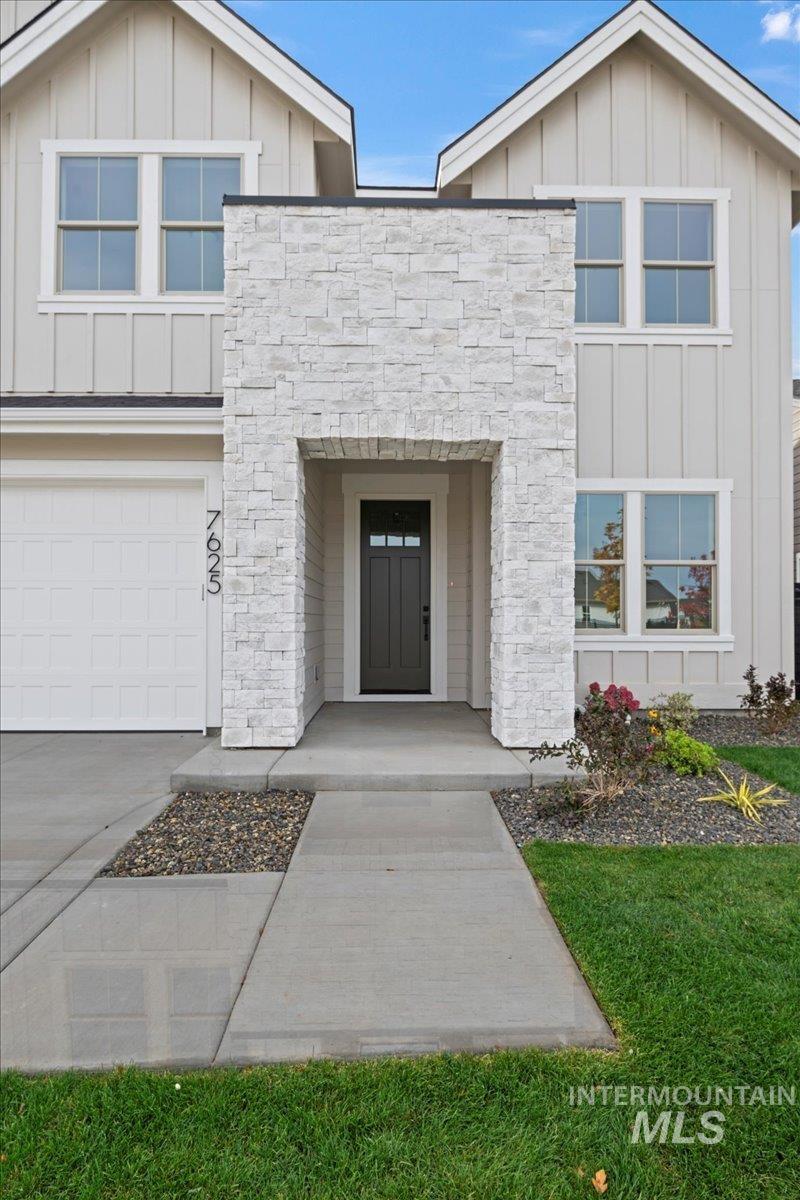 7625 W Whisper Ridge Dr