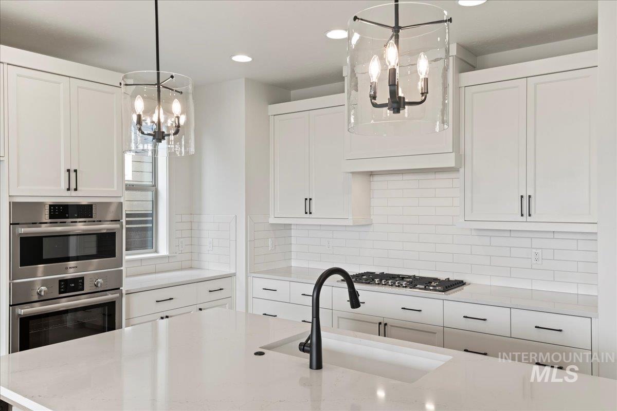 7625 W Whisper Ridge Dr