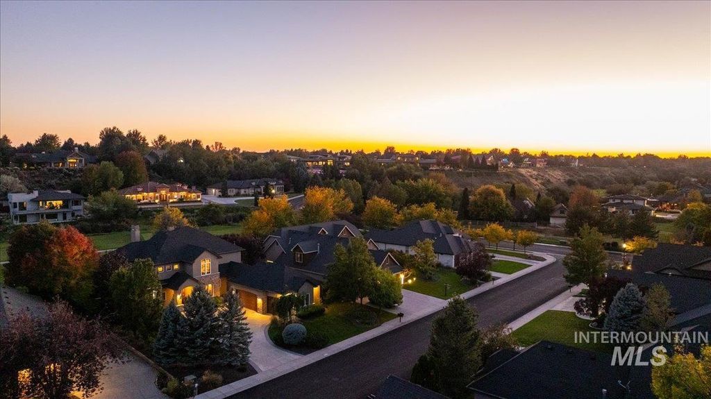 Photo of 1479 W Oakhampton Dr, Eagle, ID 83616 (MLS # 98969410)