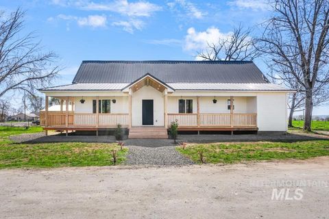 535 Day Road Weiser ID 83672