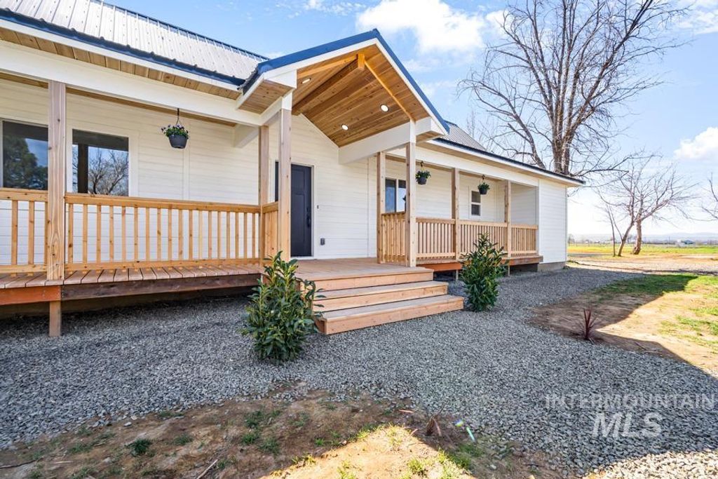 Photo of 535 Day Road, Weiser, ID 83672 (MLS # 98980792)