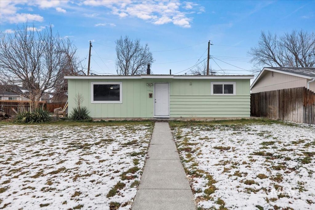 Photo of 1250 E 4th N, Mountain Home, ID 83647 (MLS # 98971401)