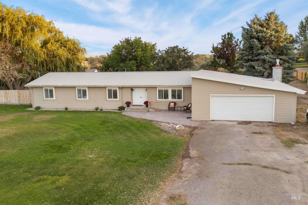 Photo of 2681 E 3700 N, Twin Falls, ID 83301 (MLS # 99001048)