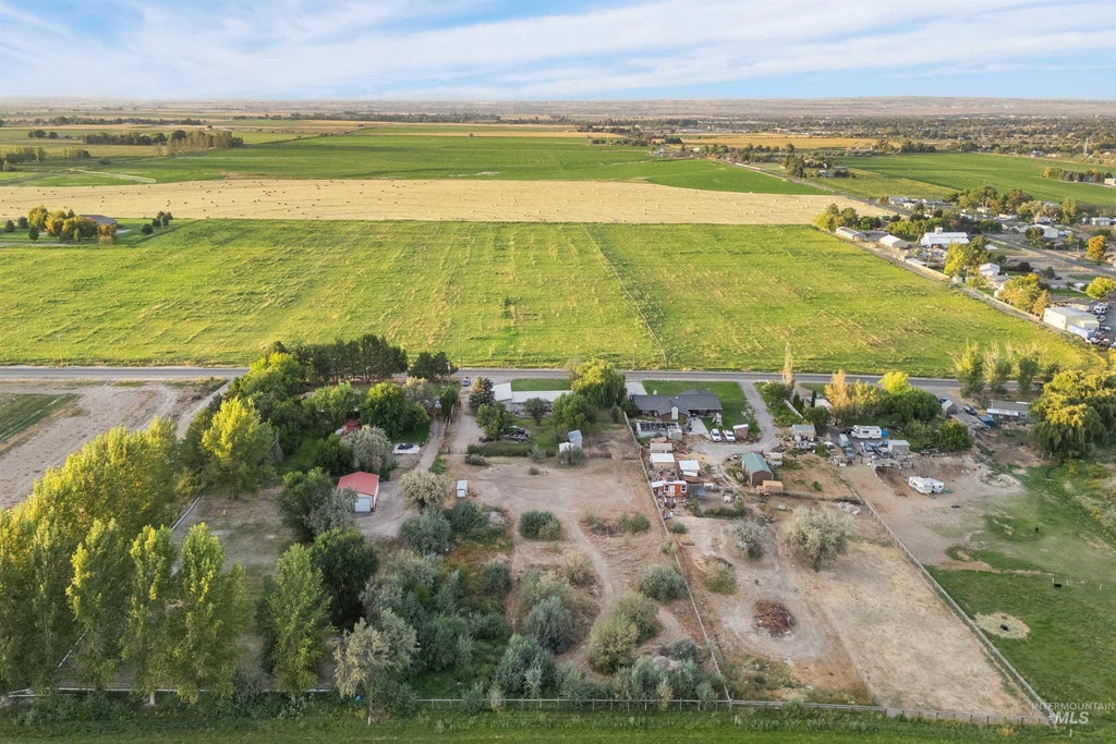 Photo of 2681 E 3700 N, Twin Falls, ID 83301 (MLS # 99001048)