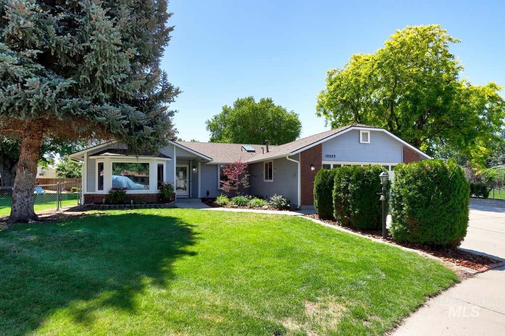 Photo of 10223 W Molly Ct, Boise, ID 83709 (MLS # 98990231)