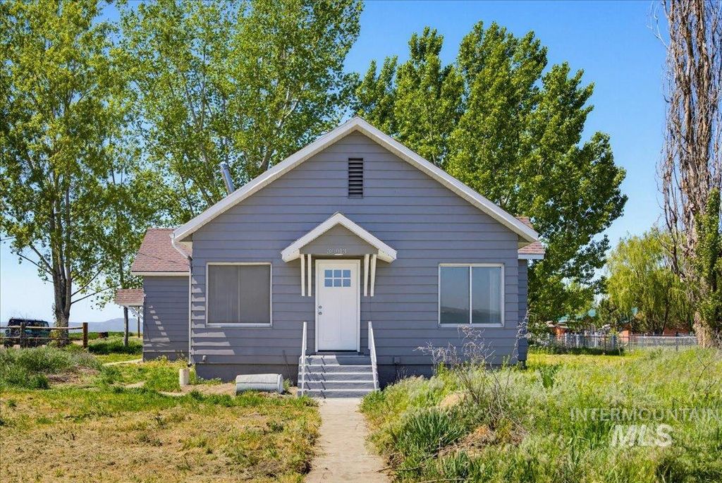 Photo of 30013 Apple Val Rd, Parma, ID 83660 (MLS # 98984768)