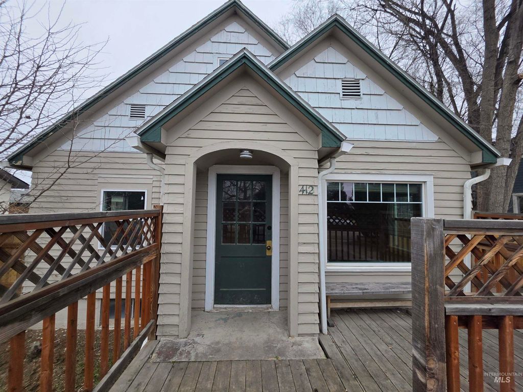 Photo of 412 Maple Street, Nampa, ID 83686 (MLS # 98972507)