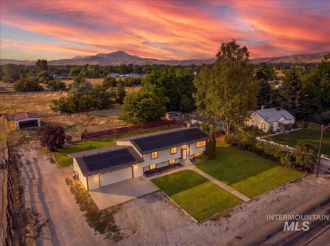 Photo of 790 E 12th Street, Emmett, ID 83617 (MLS # 99000915)