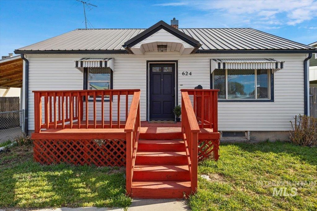 Photo of 624 N 11th Ave, Buhl, ID 83316 (MLS # 98979477)