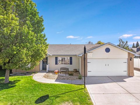 Photo of 1434 Tara St, Twin Falls, ID 83301 (MLS # 98962734)
