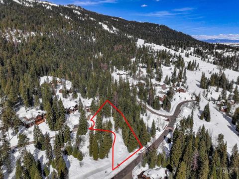 Photo of 100 Canoe Court, Donnelly, ID 83615 (MLS # 98959647)