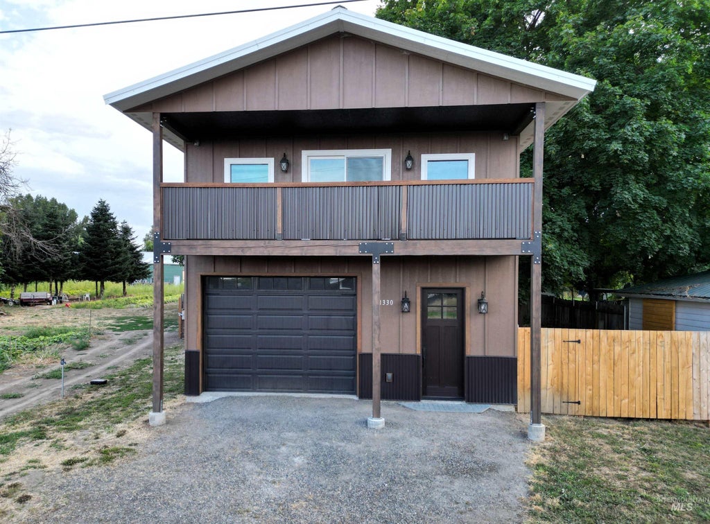Photo of 1330 Birch Ave, Lewiston, ID 83501 (MLS # 98999868)