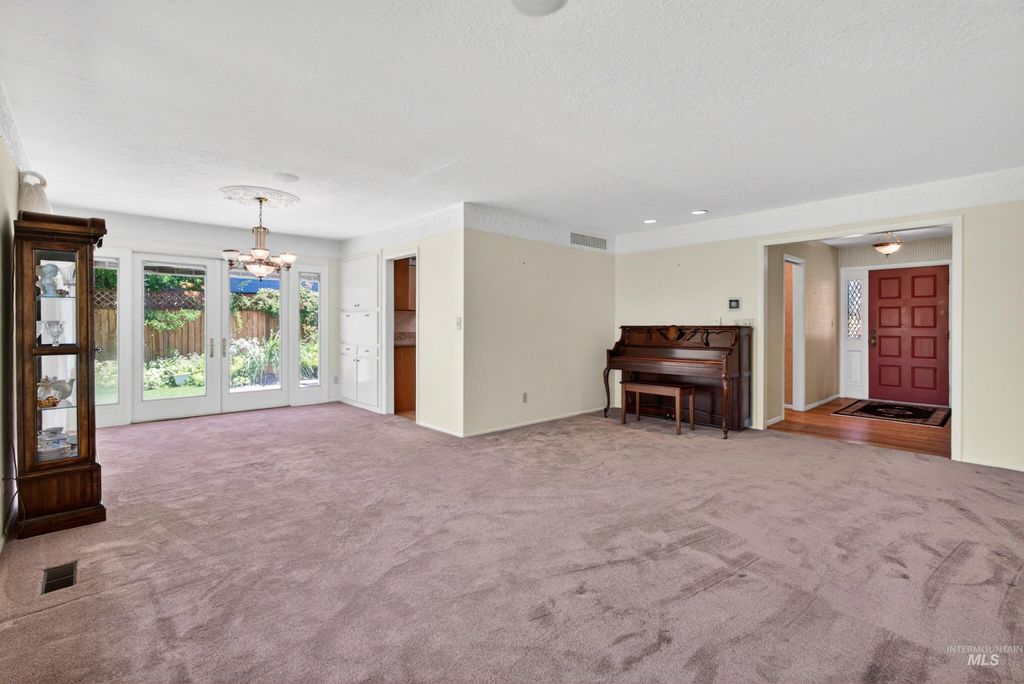 Photo of 6138 W Winstead Pl, Boise, ID 83704 (MLS # 98990641)