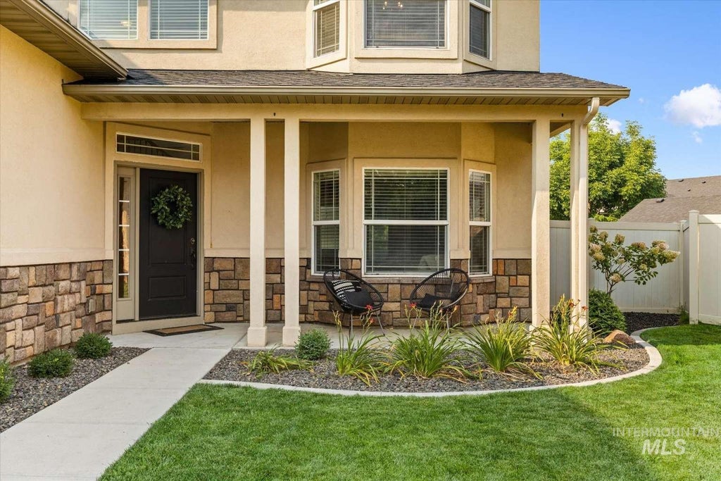 Photo of 853 W Mountain Ash Loop, Nampa, ID 83686 (MLS # 98999494)