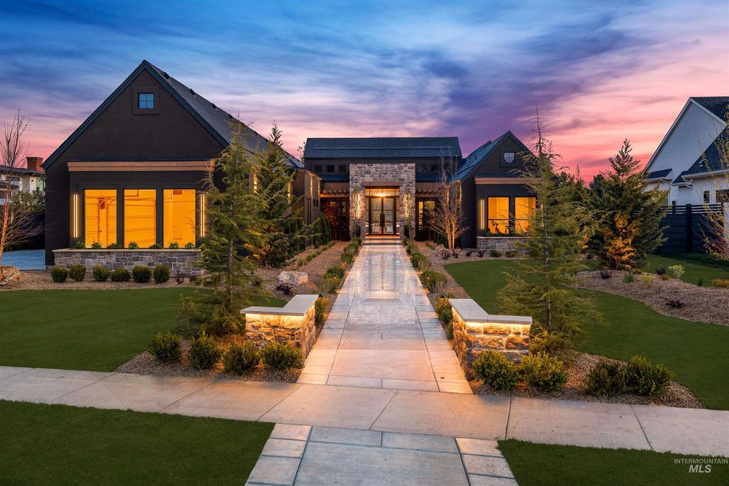 Photo of 1976 W Oakhampton Drive, Eagle, ID 83616 (MLS # 98983559)