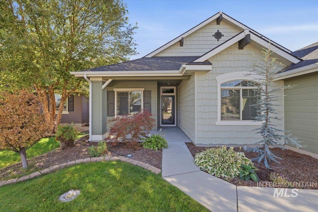 Photo of 4923 W Torana St, Meridian, ID 83646 (MLS # 99000073)