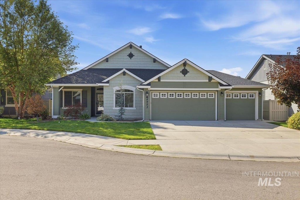 Photo of 4923 W Torana St, Meridian, ID 83646 (MLS # 99000073)
