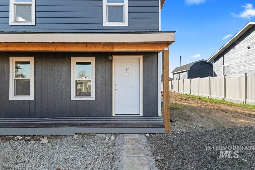 Photo of 617 E 5th St, Emmett, ID 83617 (MLS # 98982117)