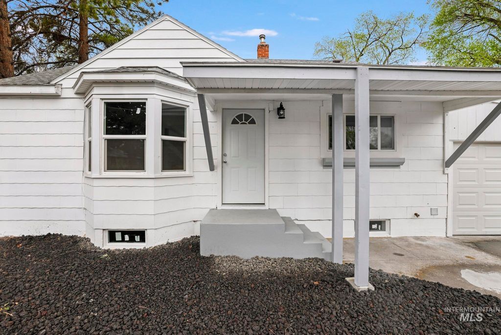 Photo of 575 Sparks St N St, Twin Falls, ID 83301 (MLS # 98980439)